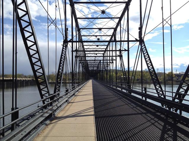 Walnut Street Bridge